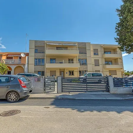 Stoja Apartment *